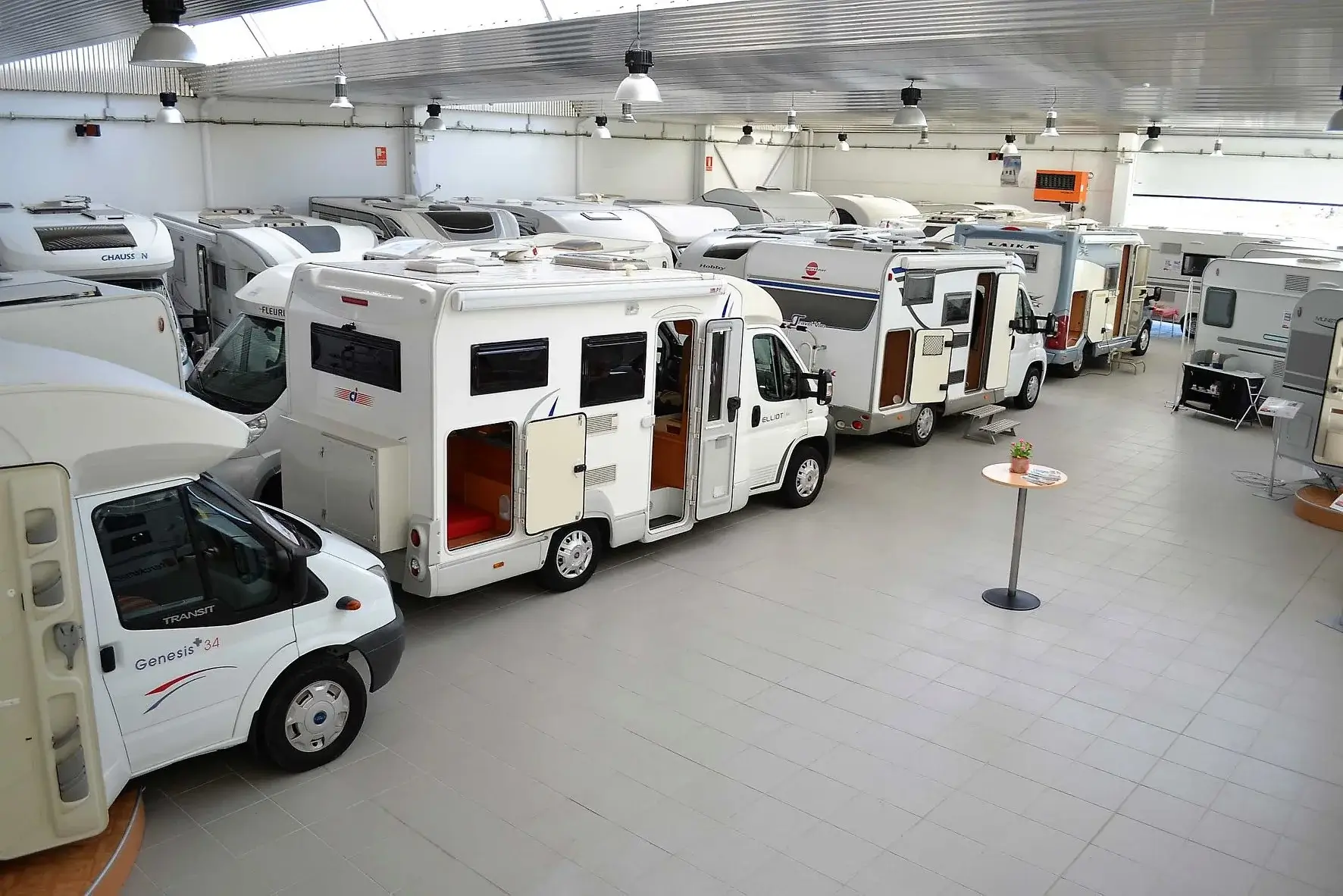 Interior del parking de Gorbea Caravaning